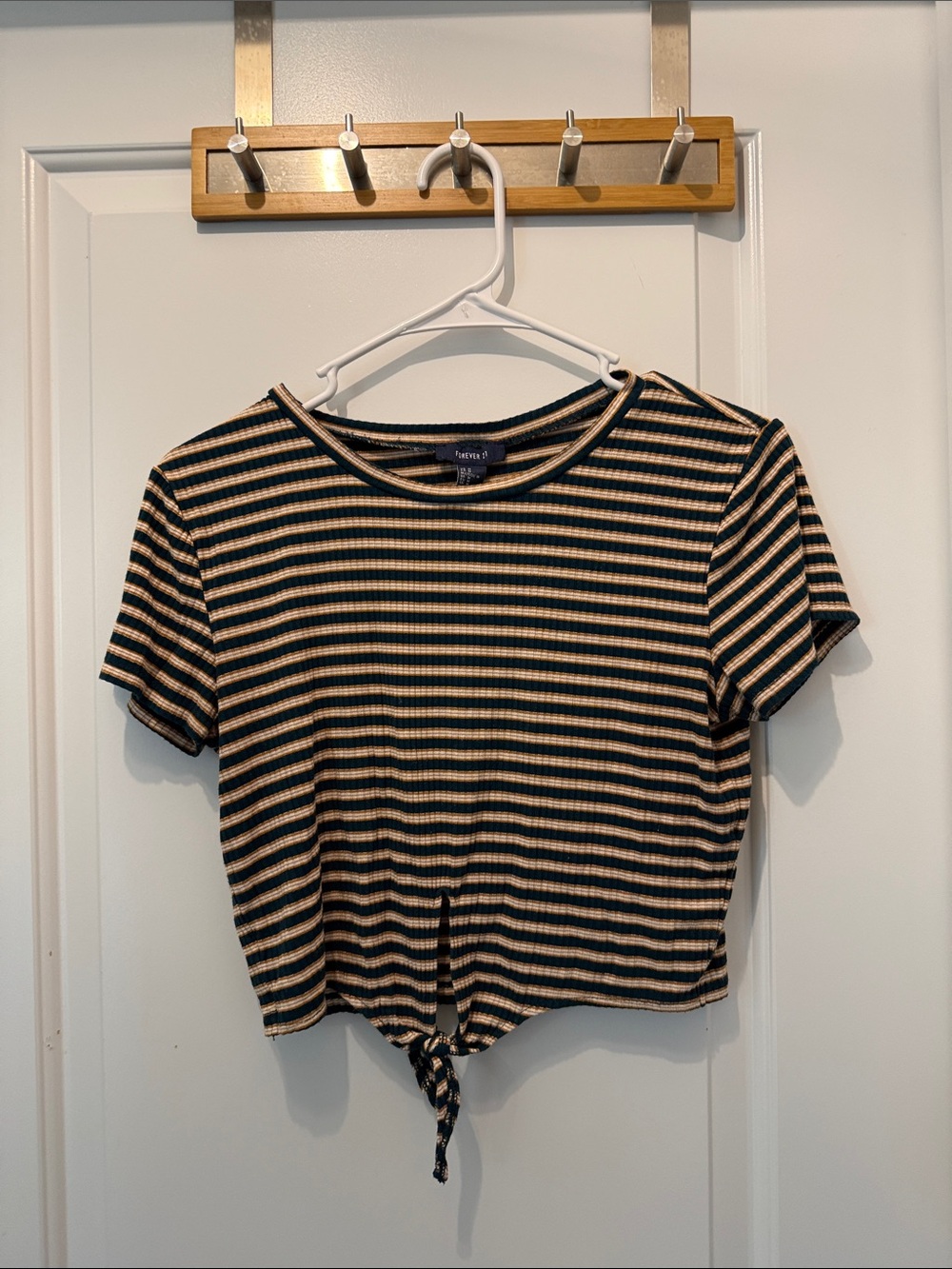 🥳 5 for $25 BUNDLE Forever 21 Navy and Beige Striped Tie-Front Crop Tee